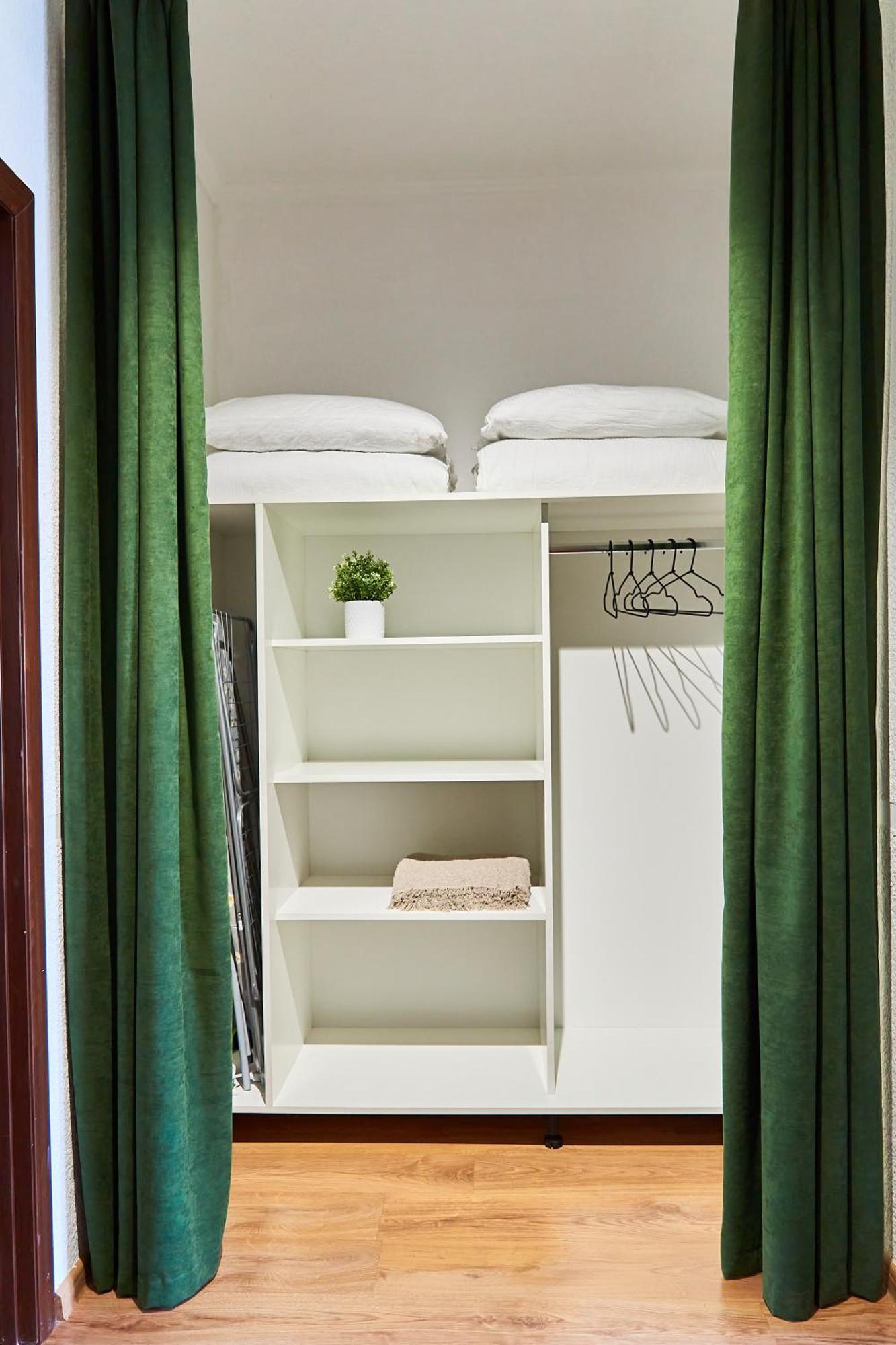 Apartment On Kyryla & Mefodia