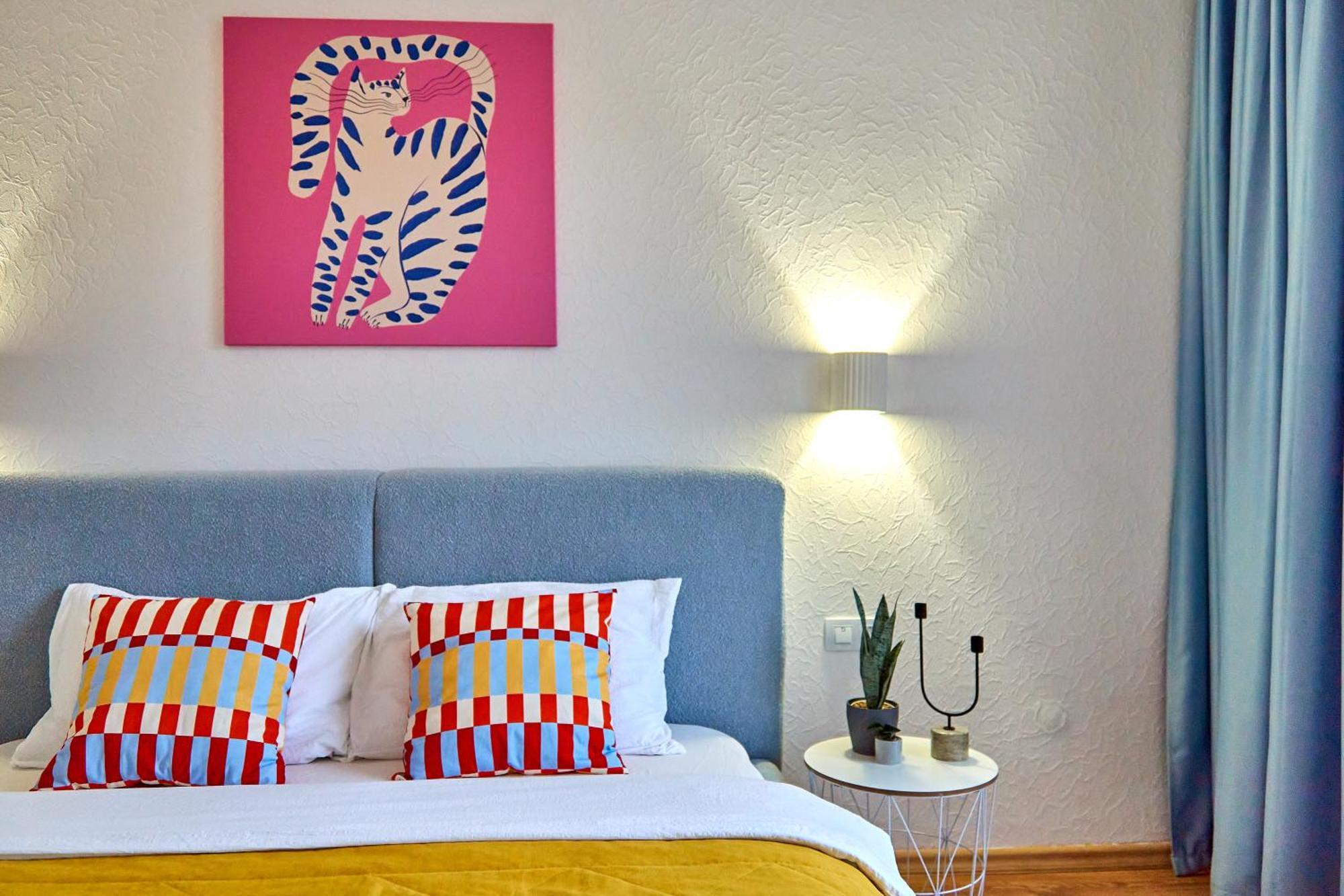 Apartment On Kyryla & Mefodia *