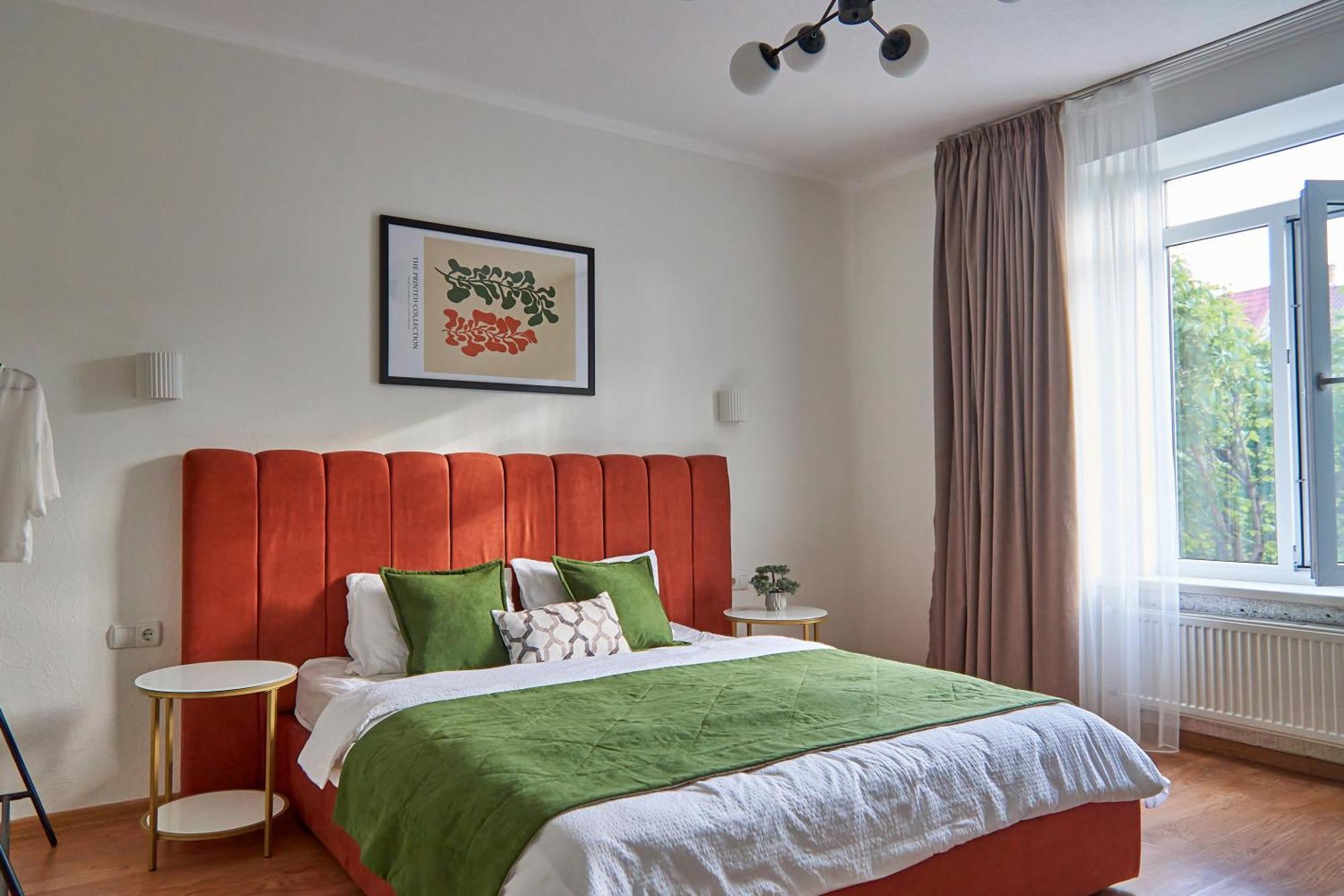 Apartment On Kyryla & Mefodia *