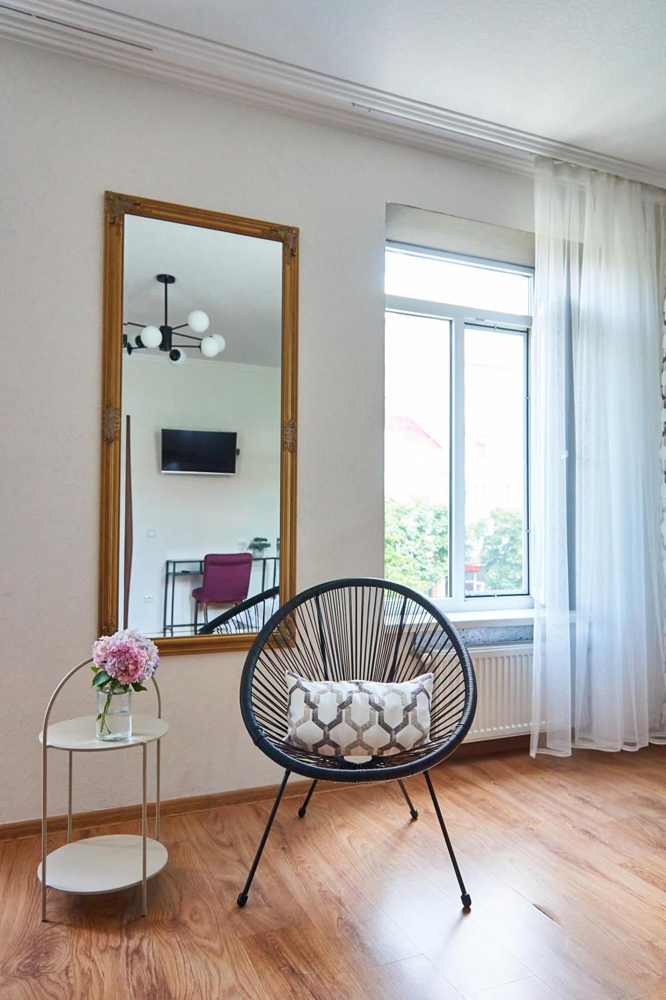 Apartment On Kyryla & Mefodia *
